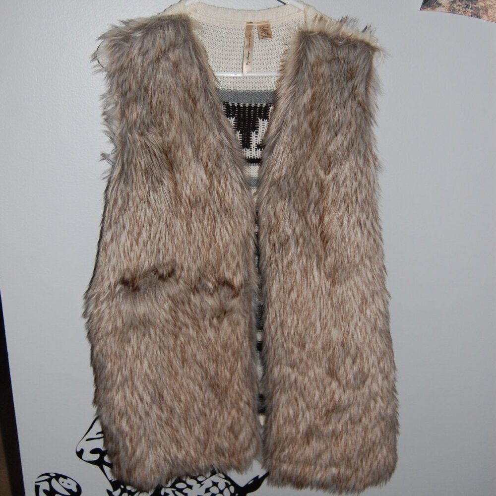 WOMENS FAUX FUR VEST SIZE EX-LARGE